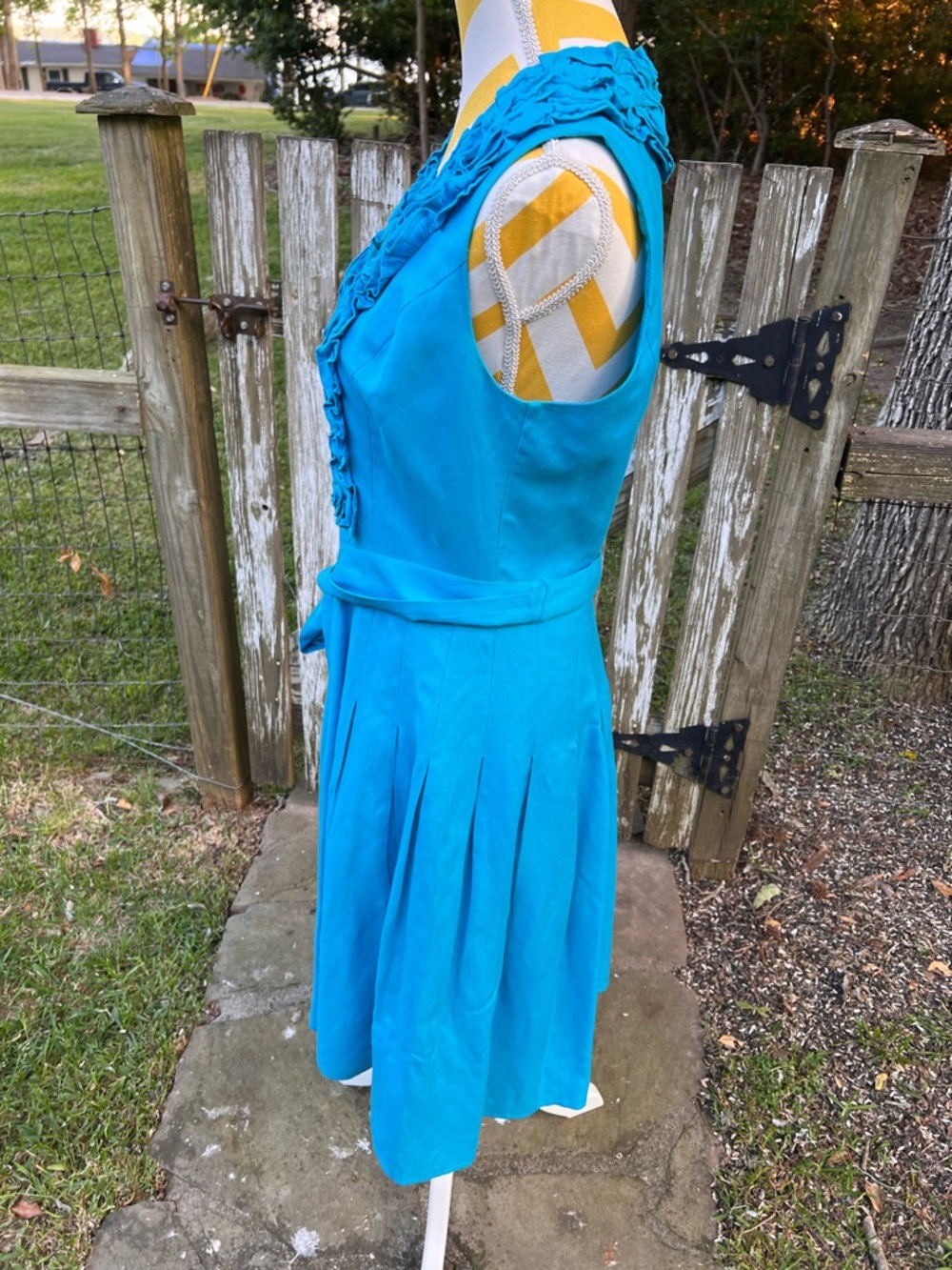 🌟Host Pick🌟Jessica Howard Vibrant Turquoise Sleeveless Ruffle V-Neck Midi Dress - Picture 6 of 10